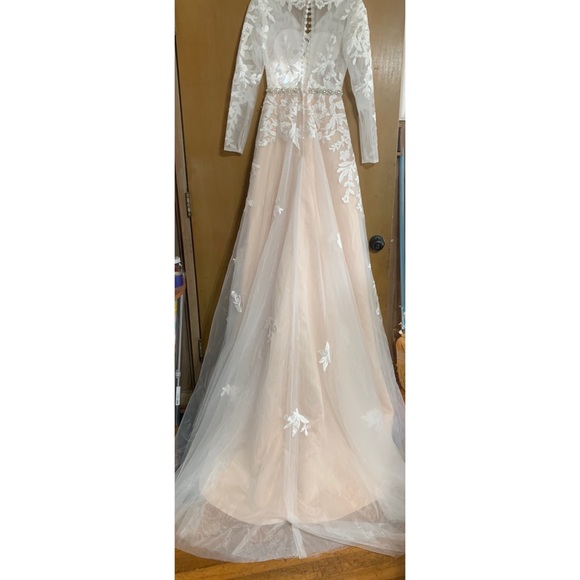 Prom Or Wedding dress - Picture 1 of 5